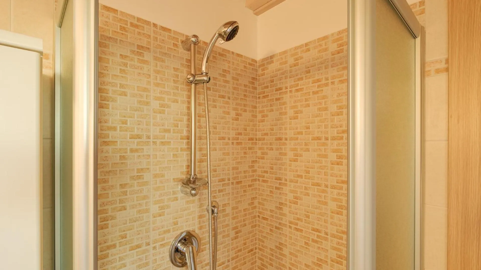 Artemisia Apartment Parzanica 0*,