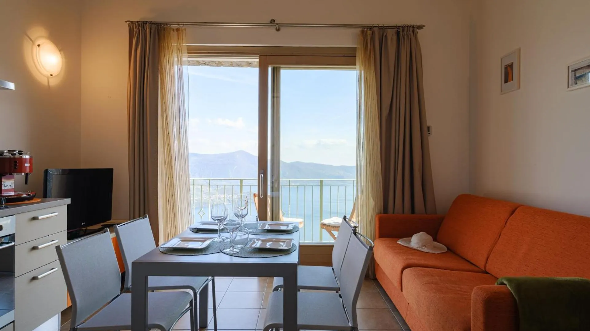 Artemisia Apartment Parzanica Italy